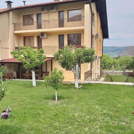 Къща За Гости Демика Sapareva Banya Exterior foto