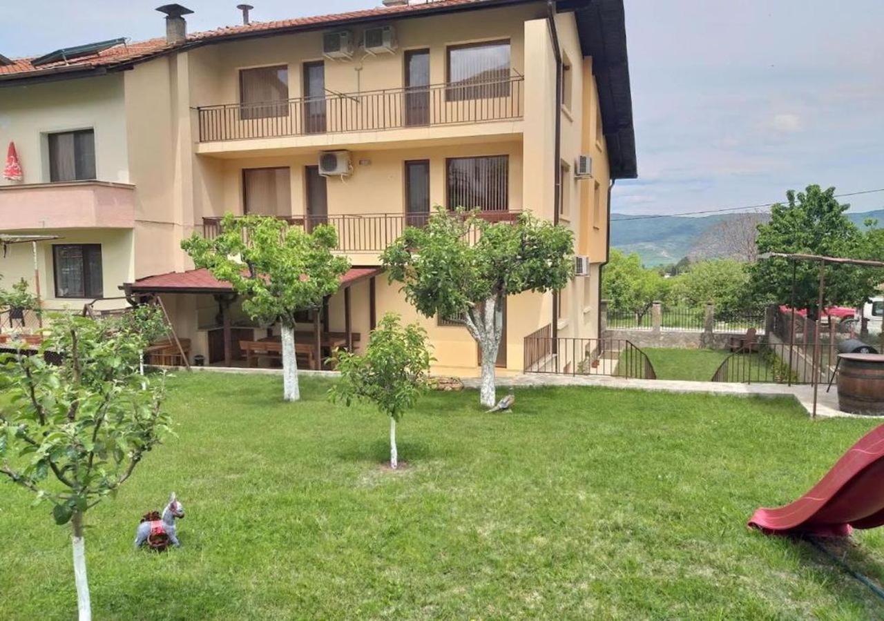 Къща За Гости Демика Sapareva Banya Exterior foto