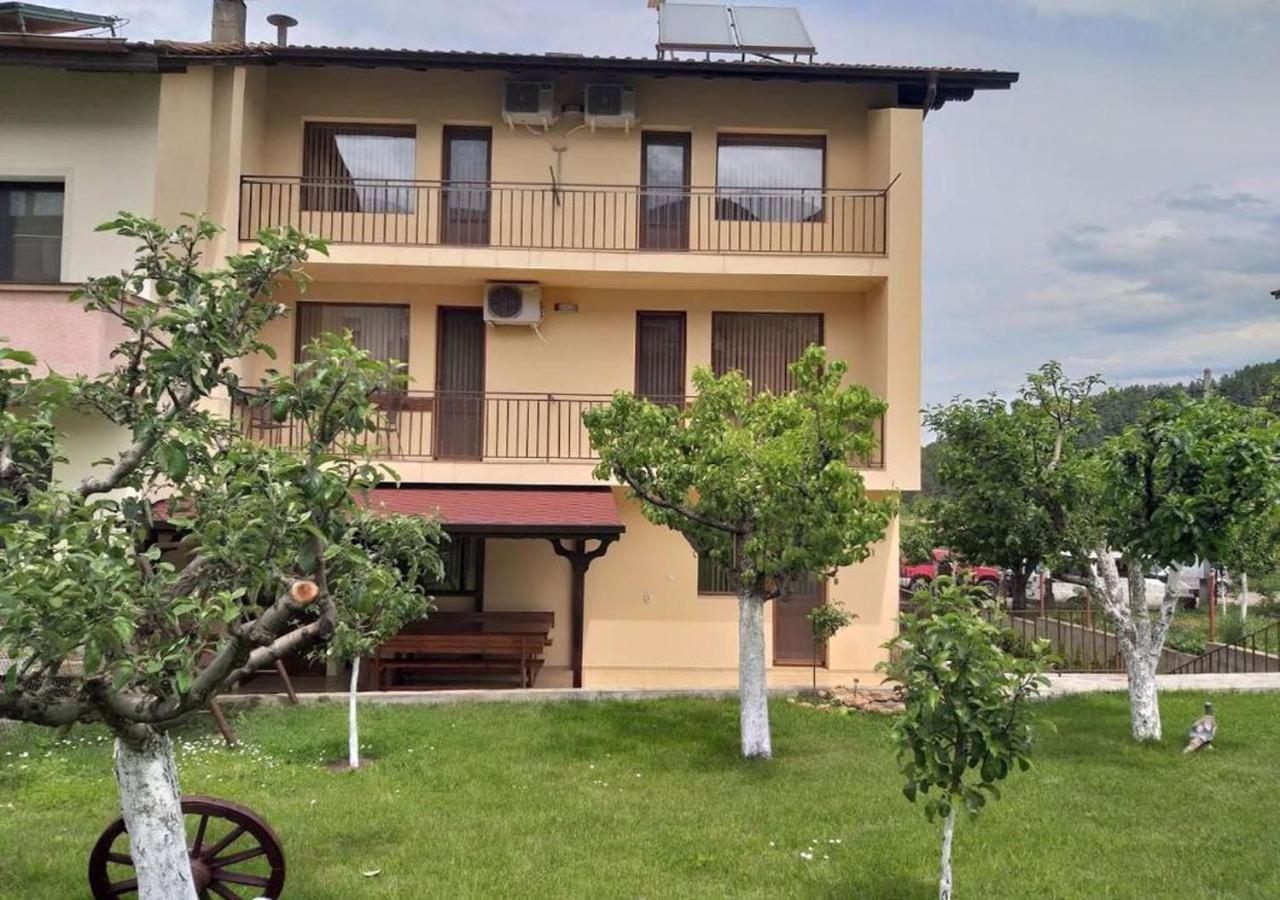 Къща За Гости Демика Sapareva Banya Exterior foto