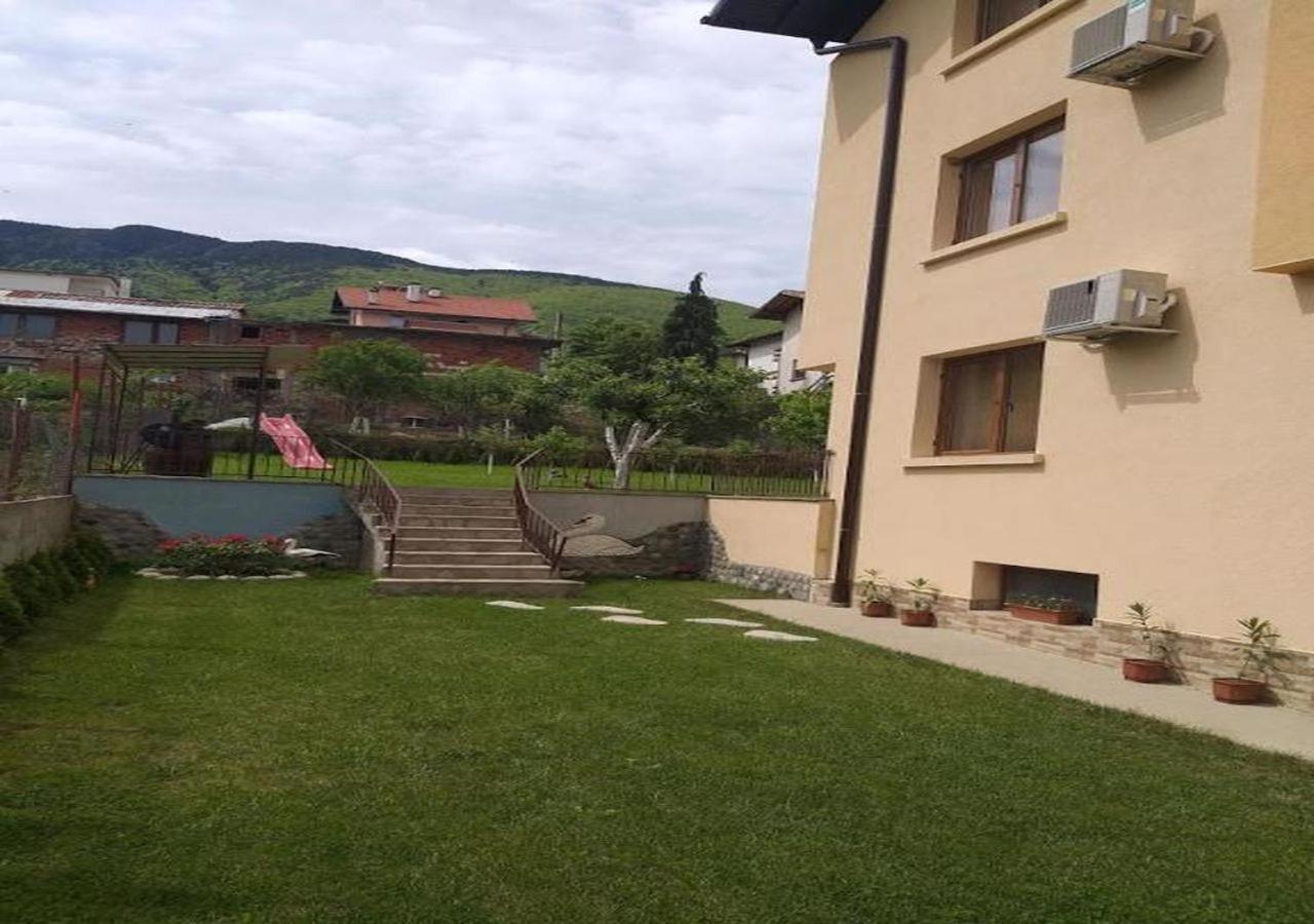 Къща За Гости Демика Sapareva Banya Exterior foto