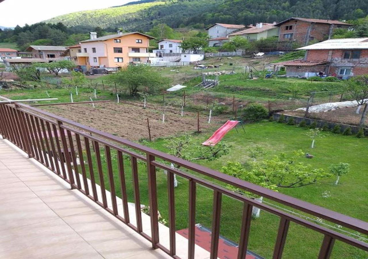 Къща За Гости Демика Sapareva Banya Exterior foto